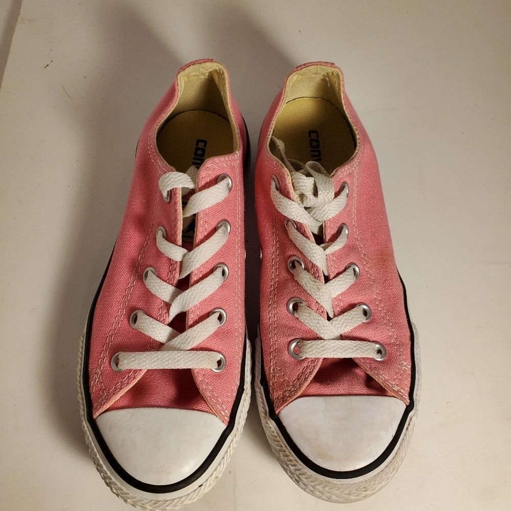 𝅺converse Girls size 1